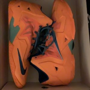 Lebron XI